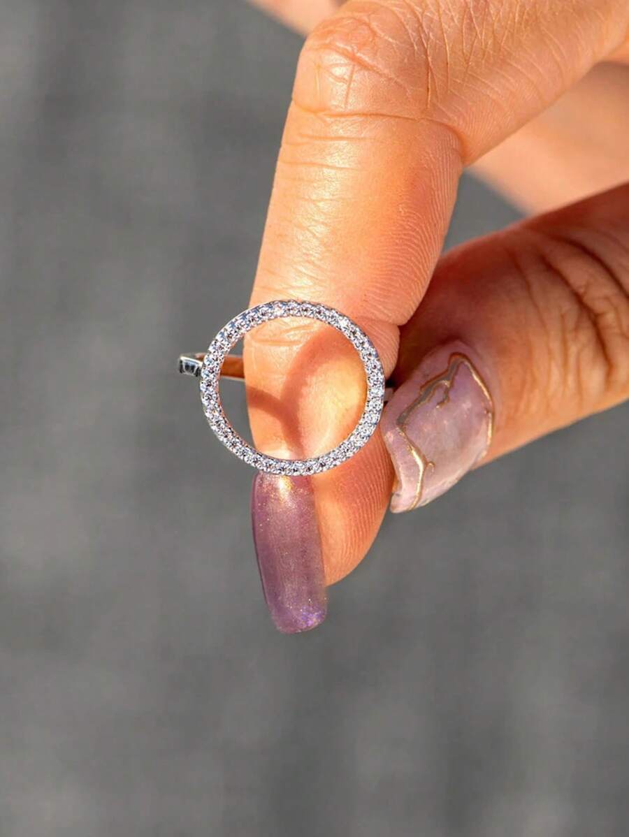 Tipo di stile:Anello circolare con diamanti pieni