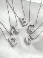 Colore:Lettere in argento lucido + catena a serpente