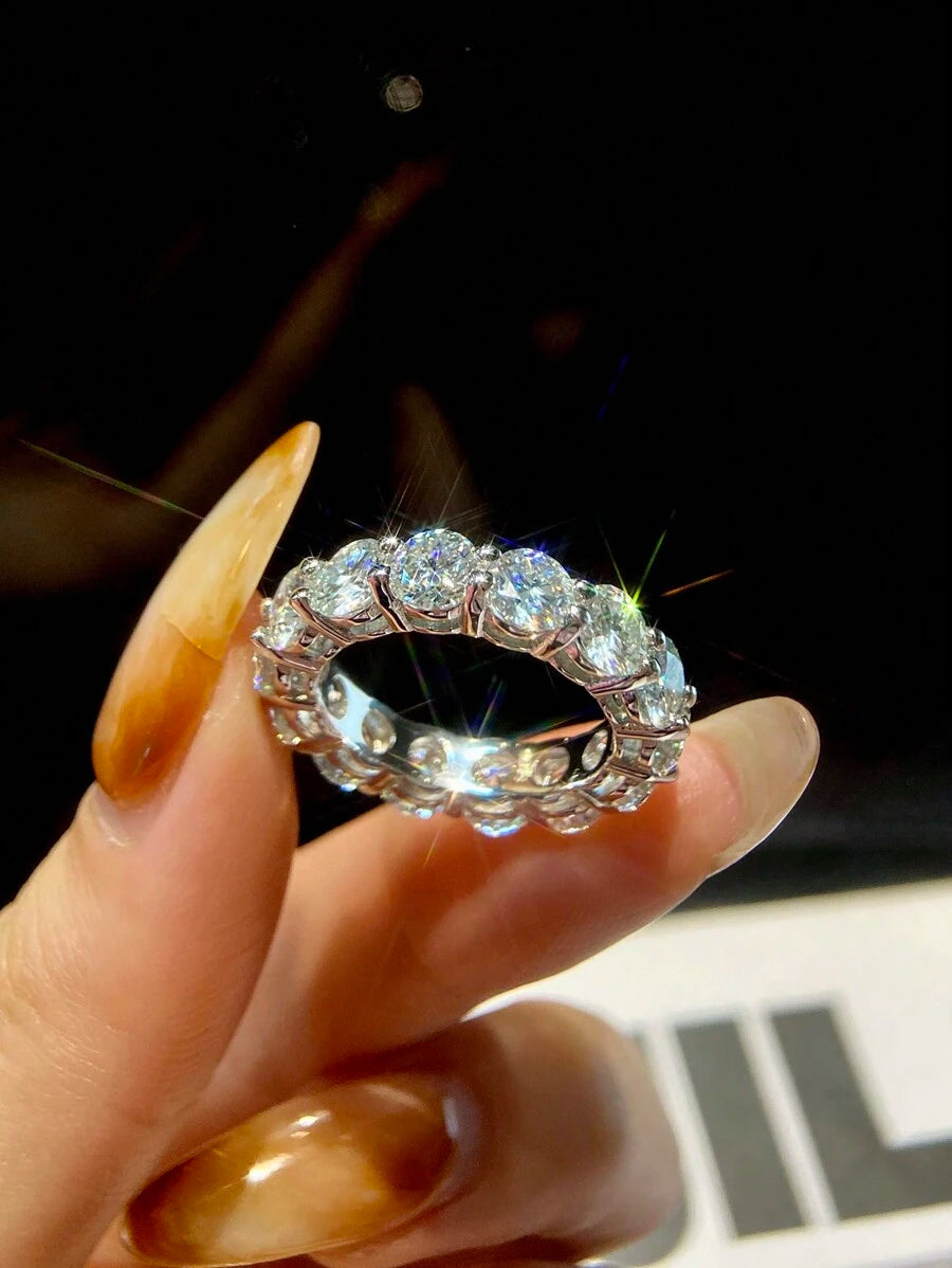 Tipo di stile:Anello a fila singola con diamanti pieni
