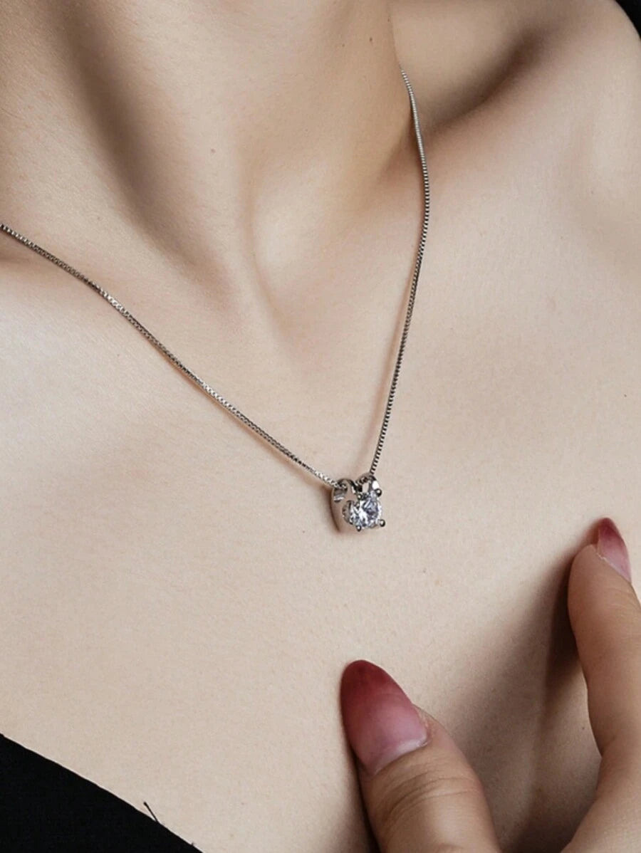 Tipo di stile:Collana con pendente in moissanite