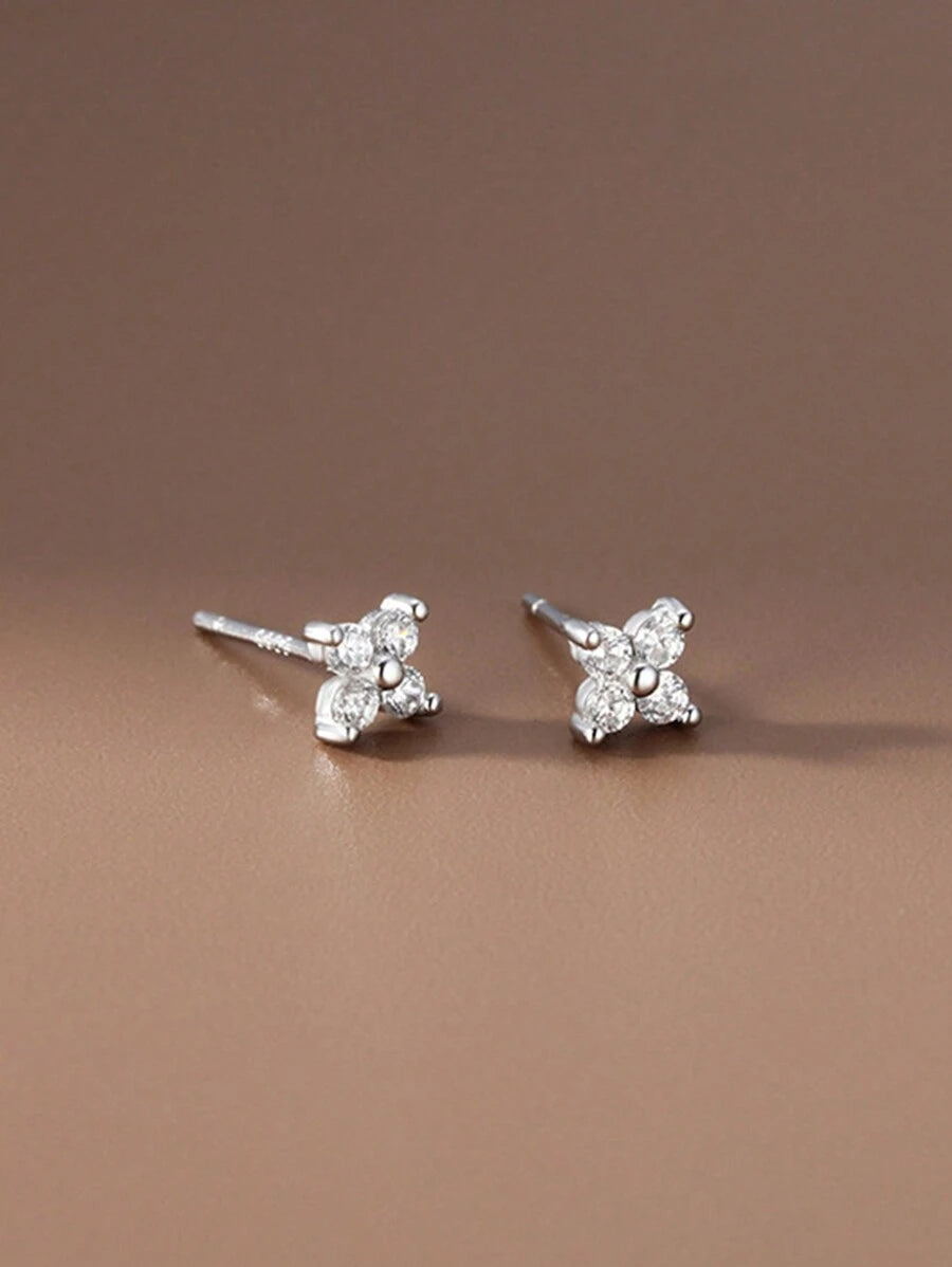 Tipo di stile:Set di sei orecchini in argento con quadrifoglio