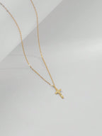 Tipo di stile:collana con croce martellata