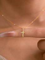 Tipo di stile:collana con croce martellata