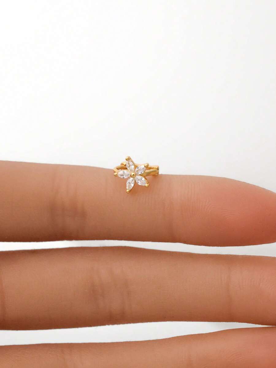Tipo di stile:Orecchini a forma di fiore a cinque foglie
