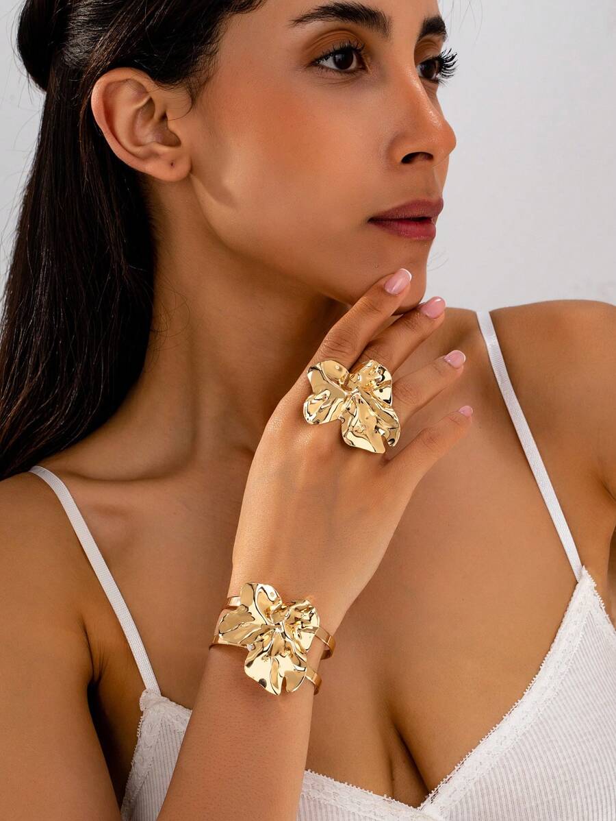 Colore:Set bracciale e anello in oro