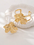 Colore:Set bracciale e anello in oro