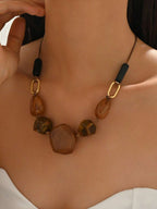 Colore:Marrone