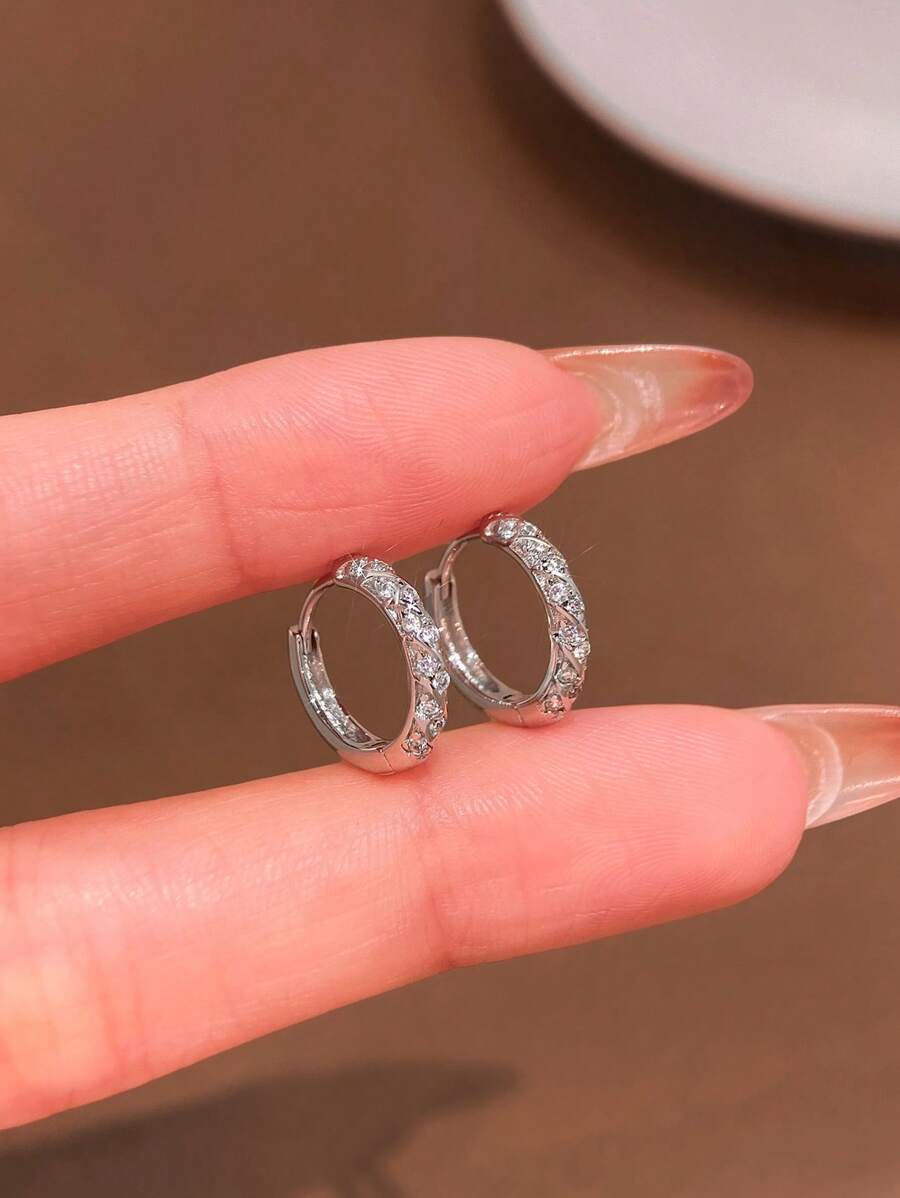 Tipo di stile:Orecchini pieni di diamanti