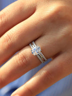 Tipo di stile:Anello a tre griffe con diamanti