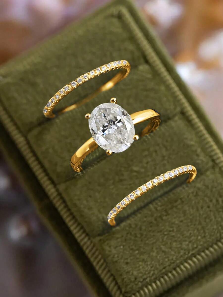 Tipo di stile:Tre serie di anelli con quattro griffe di diamanti