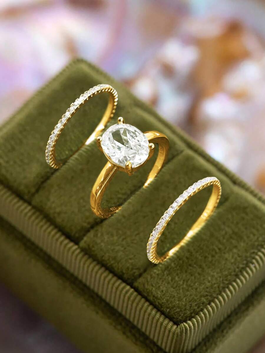 Tipo di stile:Tre serie di anelli con quattro griffe di diamanti