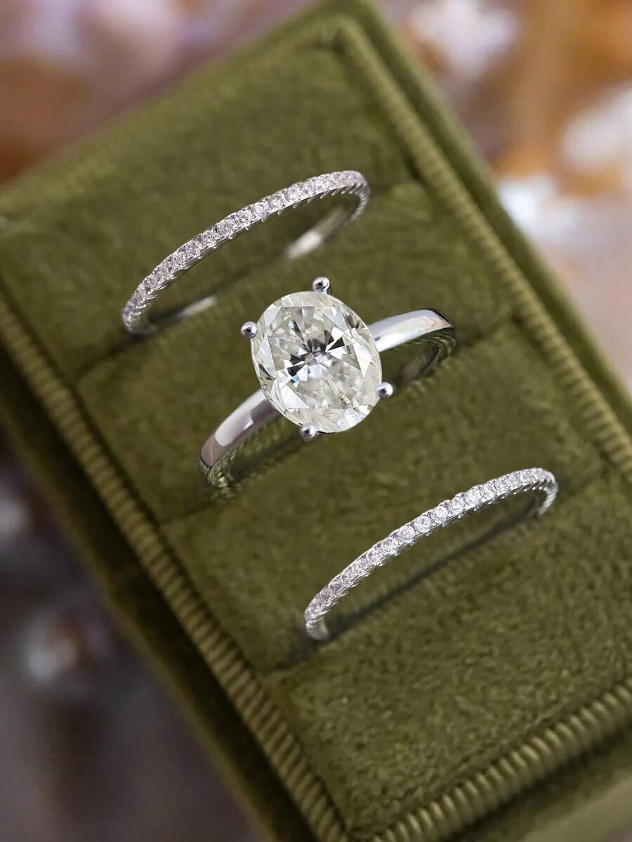 Tipo di stile:Anello a tre griffe con diamanti