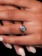 Tipo di stile:Anello a forma di goccia d'acqua con braccio attorcigliato