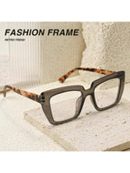 Colore della montatura:Blu trasparente