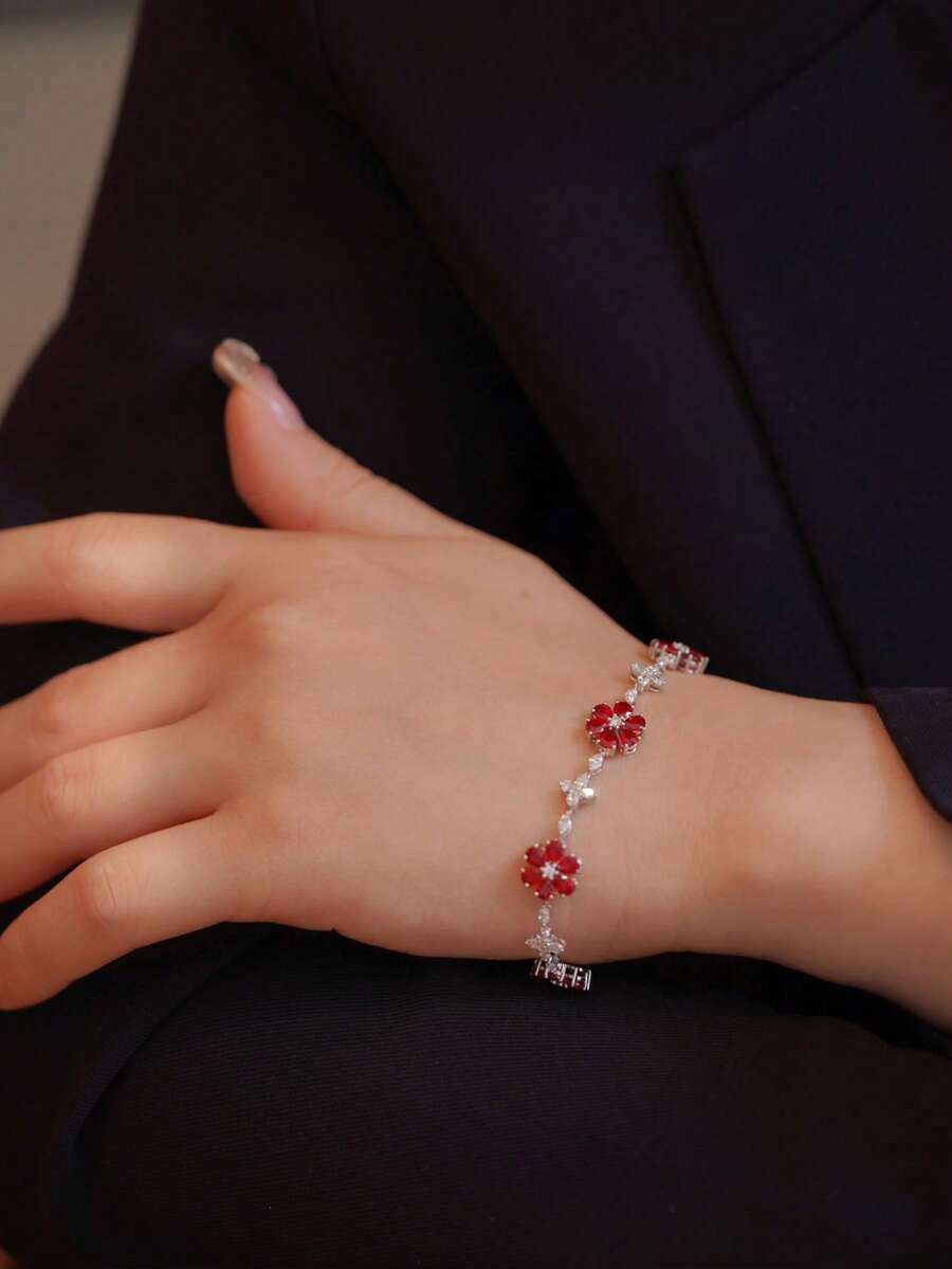 Tipo di stile:Braccialetto con cinque fiori a sei petali per donna