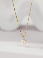 Una collana in argento sterling s925 con perla d'acqua dolce naturale, moda e lusso leggero, adatta per matrimonio e occasioni speciali