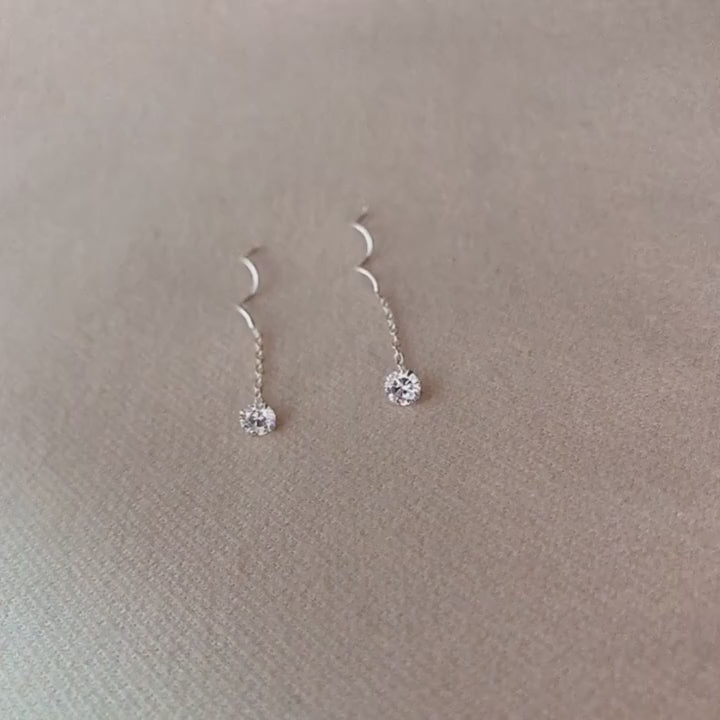 1 paio orecchini a nappa per donne, design semplice ed elegante con lussuosi cristalli e orecchini threader ad onda per le vacanze