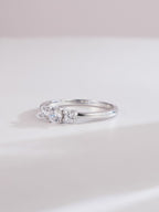 Anello nuziale in argento decorato con zirconi cubici per donne, gioiello nuziale elegante per matrimonio e fidanzamento