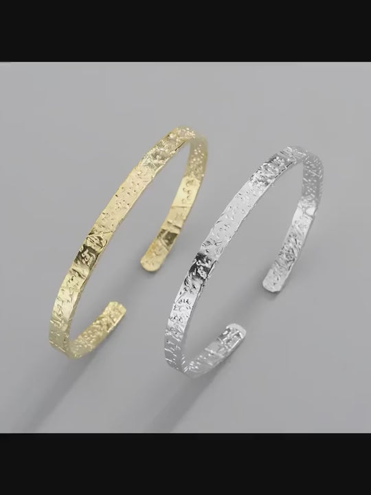 Braccialetti eleganti e alla moda per signora, dal design semplice ma pieno di eleganza, che impreziosiscono facilmente lo stile del polso.