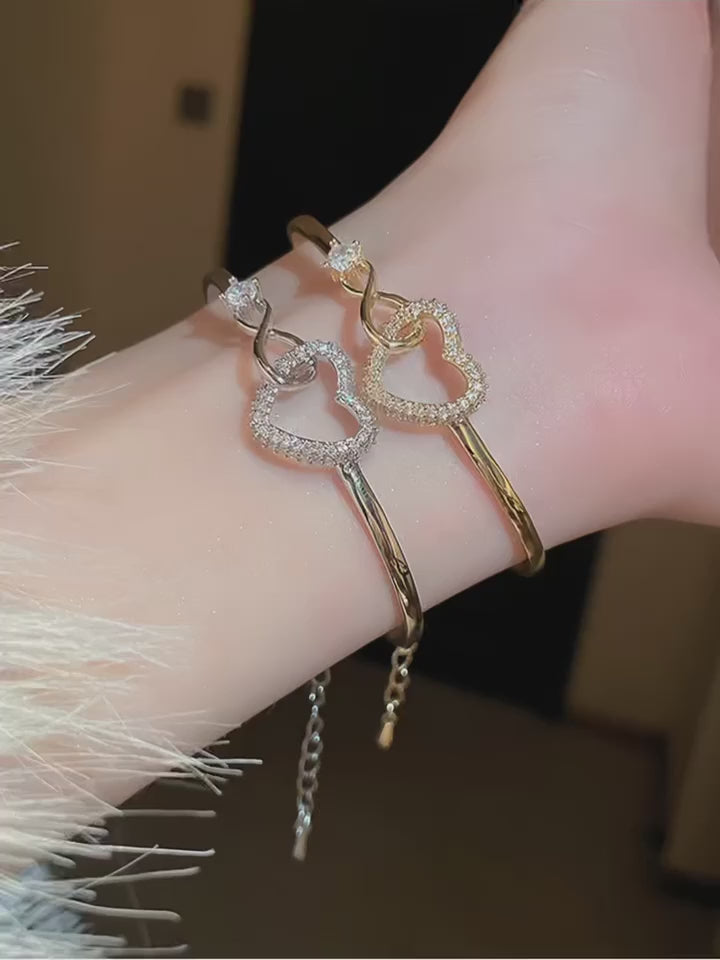 Braccialetto aperto in argento sterling con zirconia cava a forma di cuore per donna